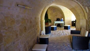 Check-in/check-out kiosk