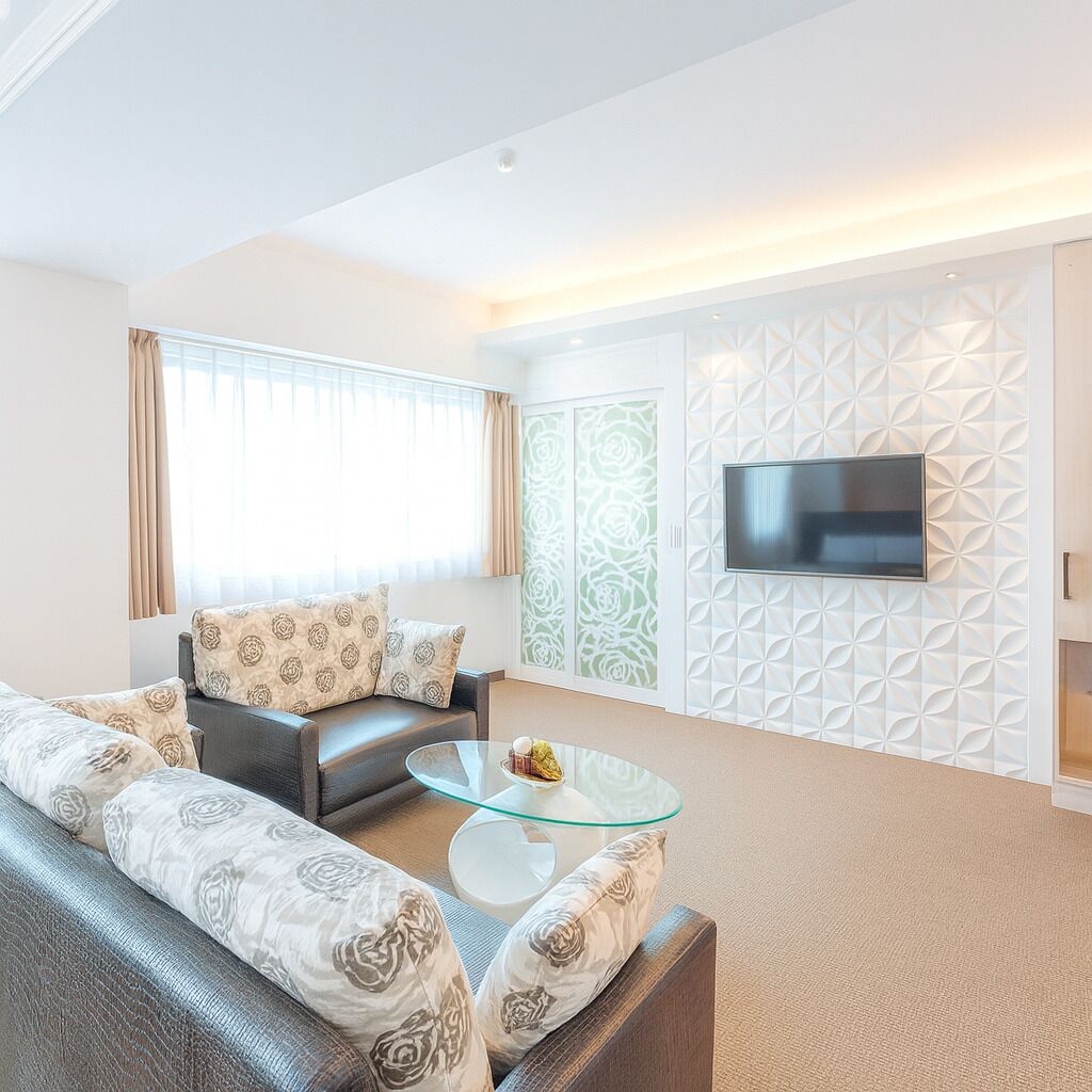 Deluxe Suite | 1 bedroom, premium bedding, blackout curtains, iron/ironing board