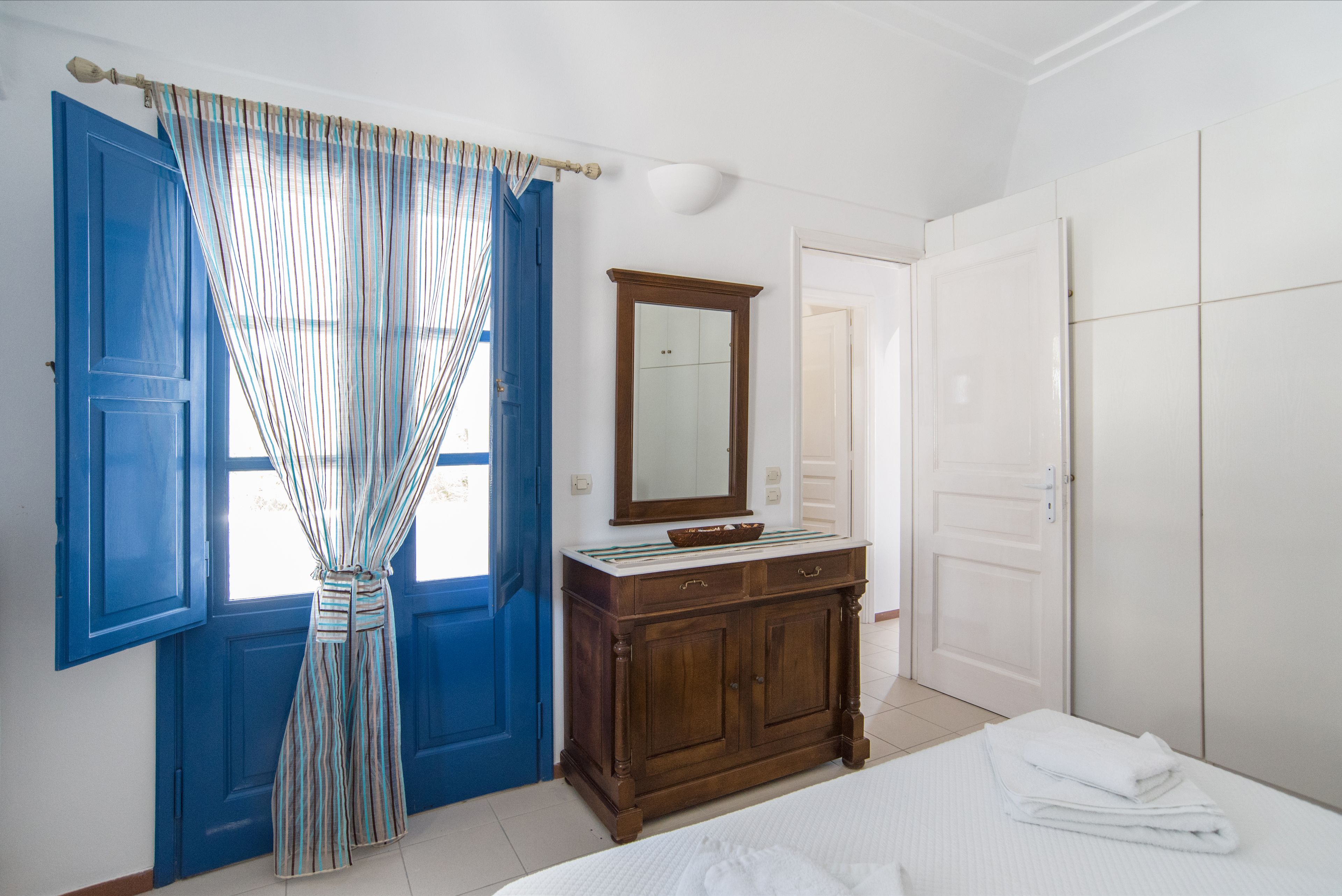 apartment, 1 bedroom, city view | egyptian cotton sheets, hypo-allergenic bedding, down duvets