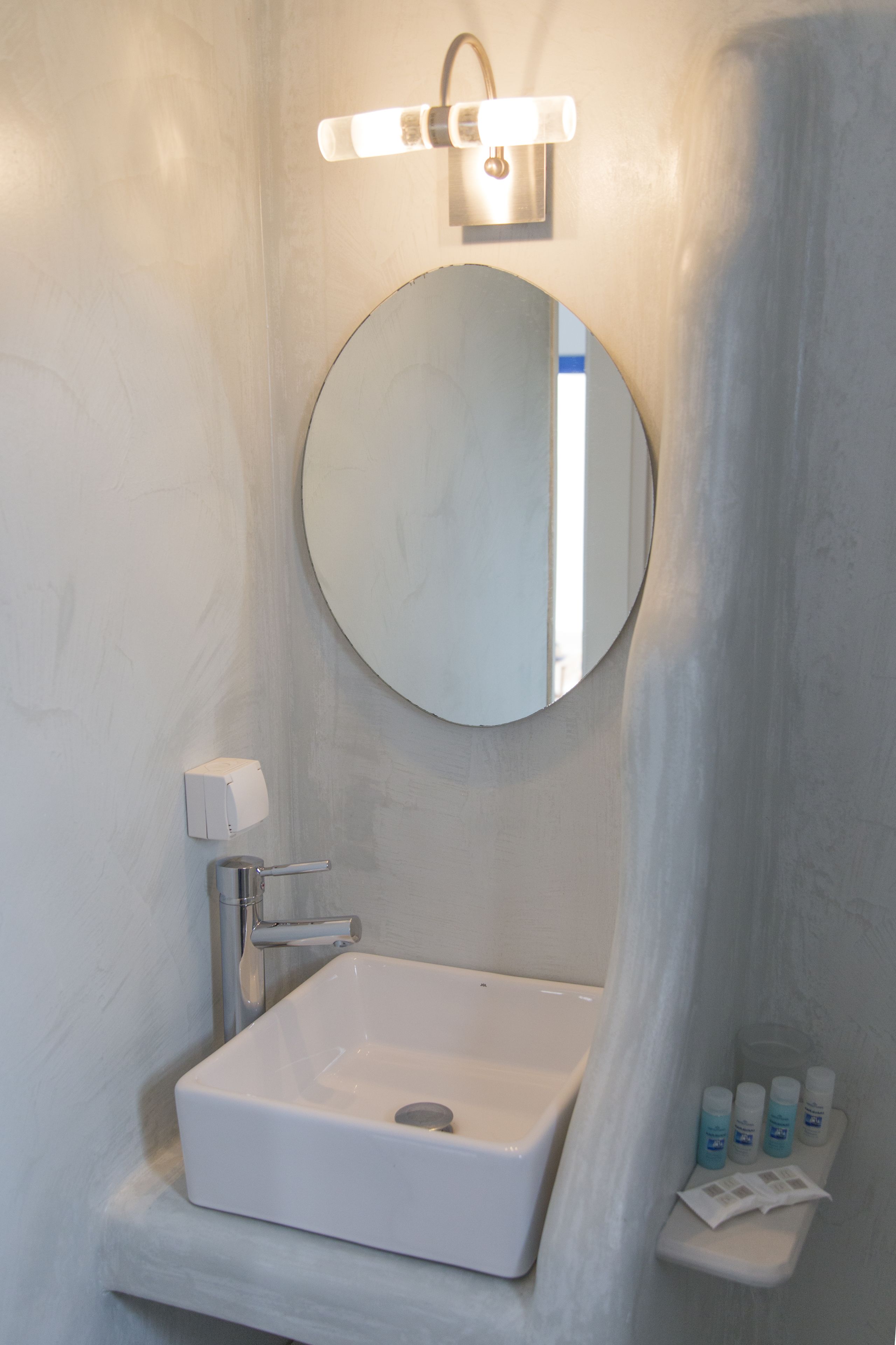 apartment, 1 bedroom, sea view | bathroom | shower, designer toiletries, hair dryer, slippers