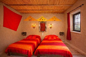 Dobbelt- eller tomannsrom – basic | 1 soverom, individuelt dekorert og individuelt innredet