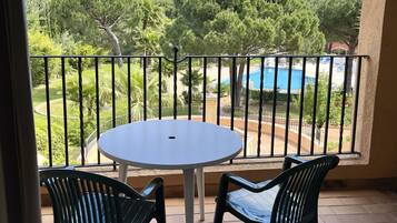 In-room safe, desk, iron/ironing board, free WiFi