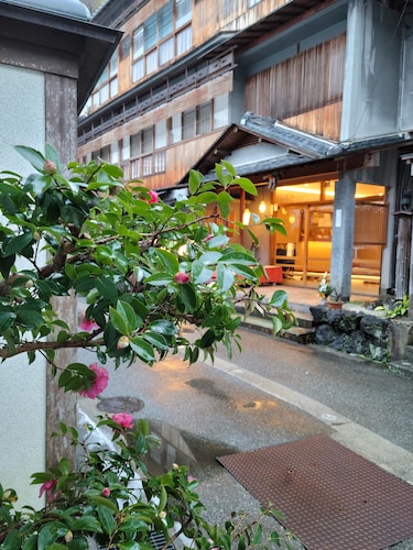 Tsukimotoya Ryokan