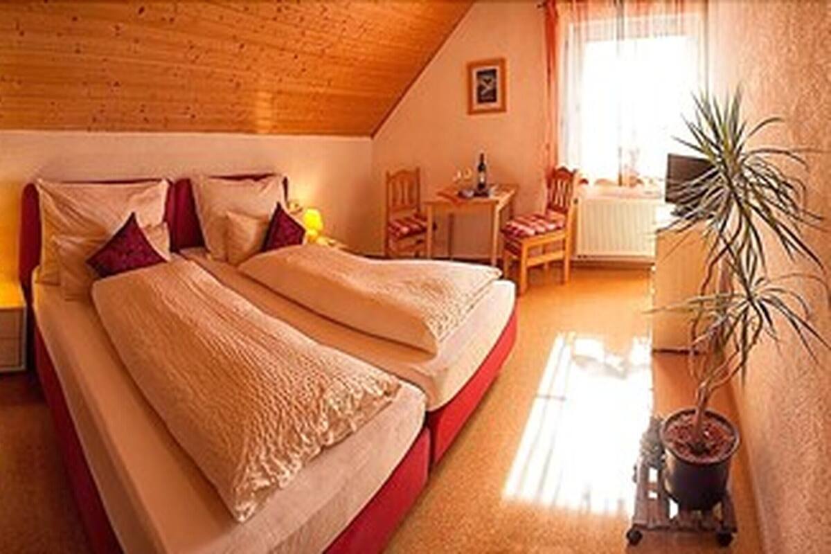 Habitación Confort doble | 1 dormitorio y ropa de cama de alta calidad