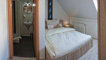 Standard-Doppelzimmer | 1 Schlafzimmer, hochwertige Bettwaren, Pillowtop-Betten, Schreibtisch