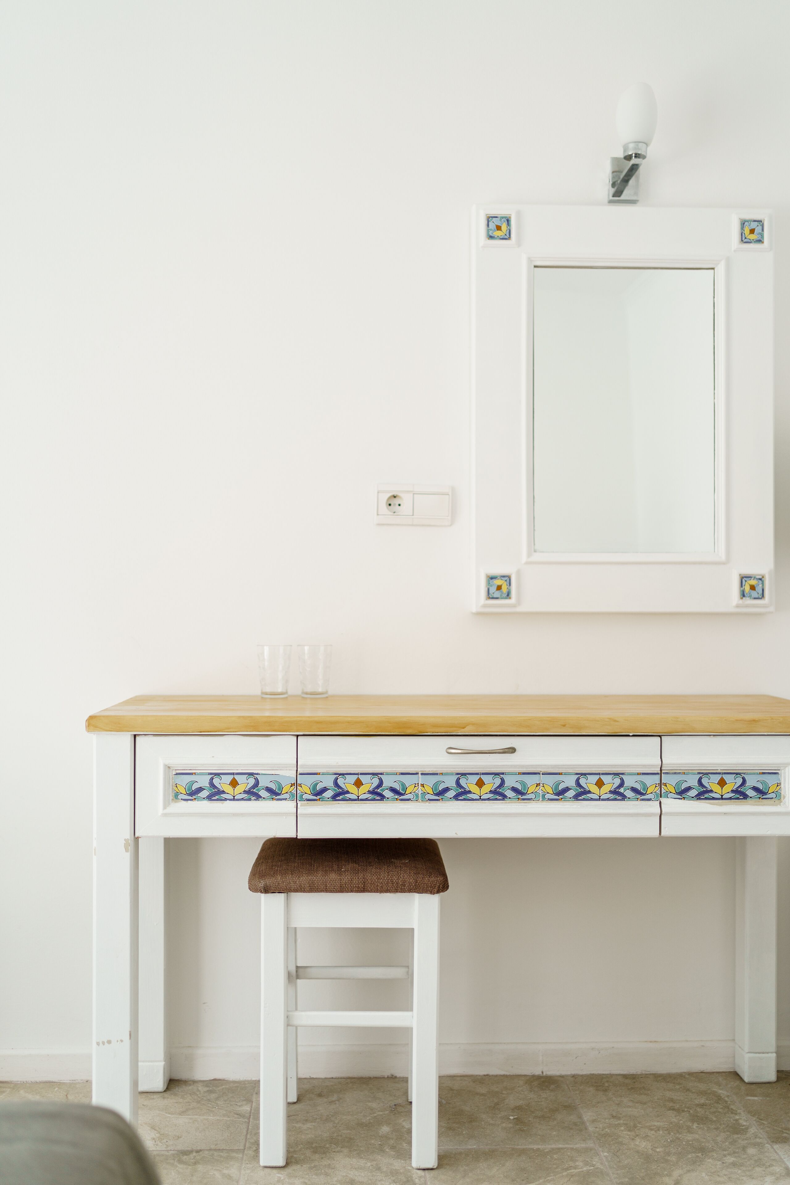 twin room, 2 single beds | room amenity