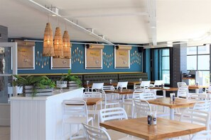Breakfast, lunch and dinner served - Bayview Hotel (Plettenberg Bay)
