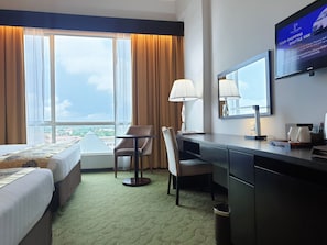 1 bedroom, minibar, in-room safe, desk
