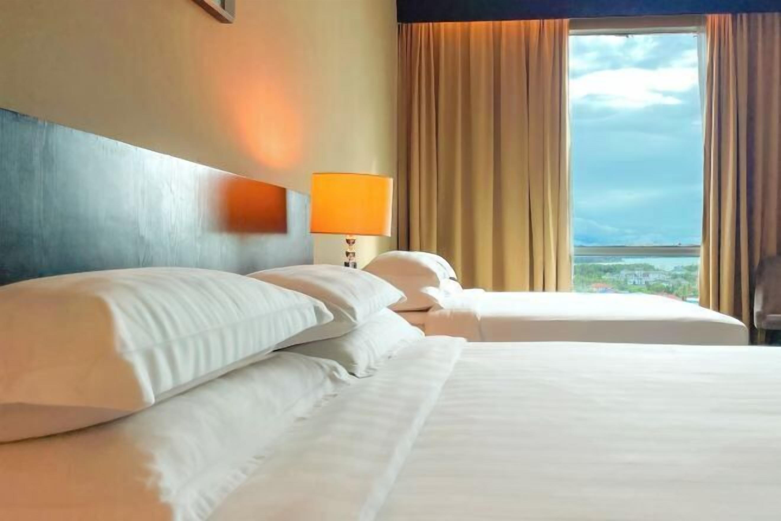 Minibar, safe på rommet, skrivebord og skrivebord for bærbar PC