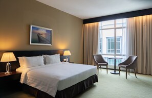 Executive Suite | Minibar, in-room safe, desk, laptop workspace - Pan Borneo Hotel Kota Kinabalu (Kota Kinabalu)