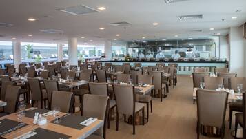 Breakfast, lunch, dinner served; international cuisine