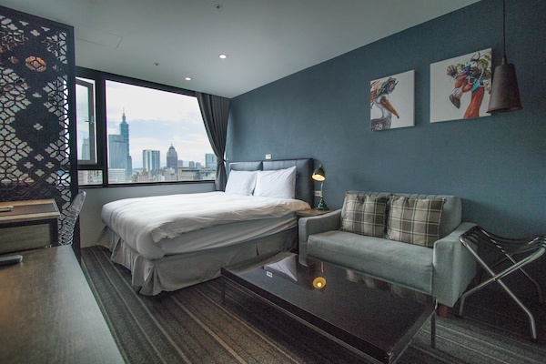 غرفة مزدوجة عادية | ستائر تعتيم وتجهيزات عازلة للصوت وواي فاي مجانًا وملاءات أسرّة