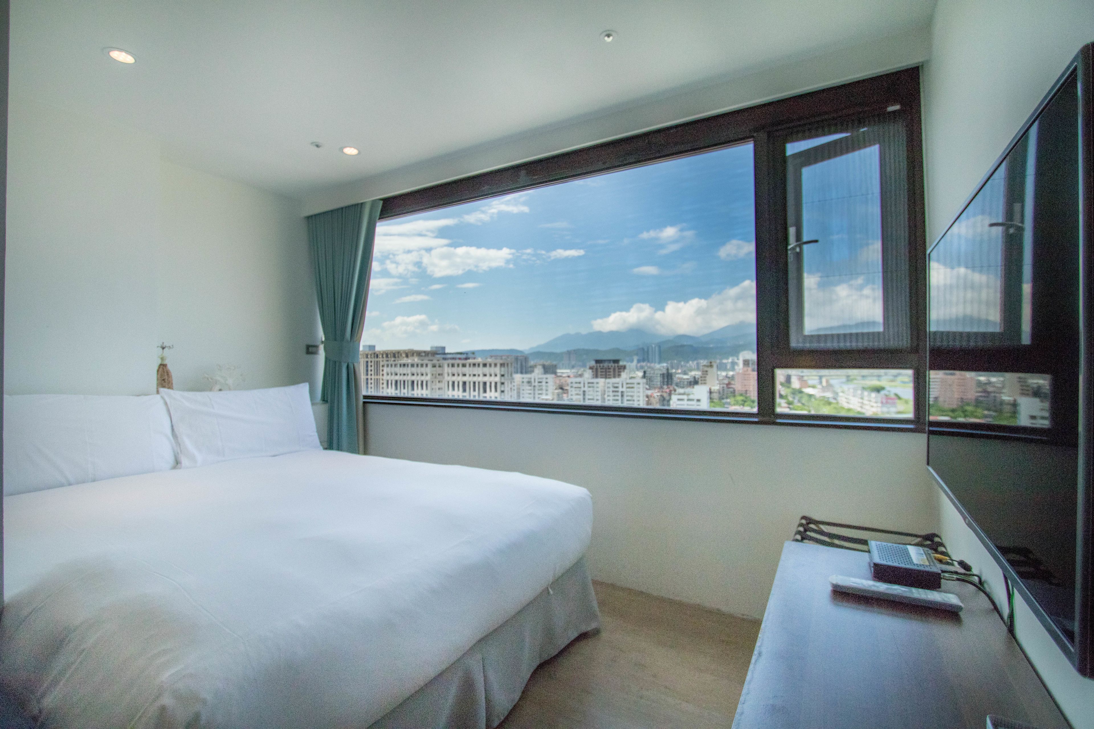 double room with private bathroom | blackout curtains, soundproofing, free wifi, bed sheets