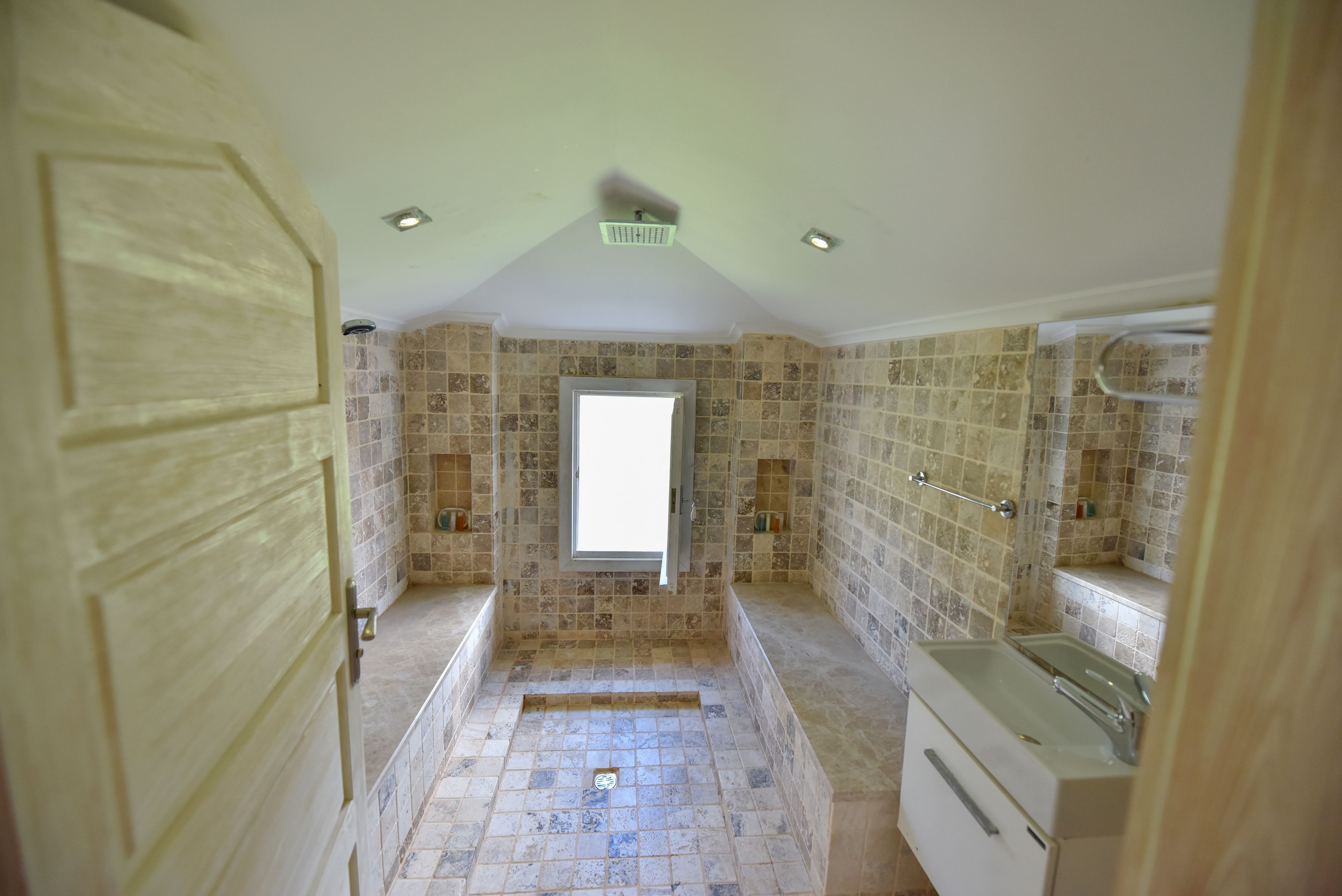 deluxe double room, pool view | bathroom | shower, free toiletries, hair dryer, slippers