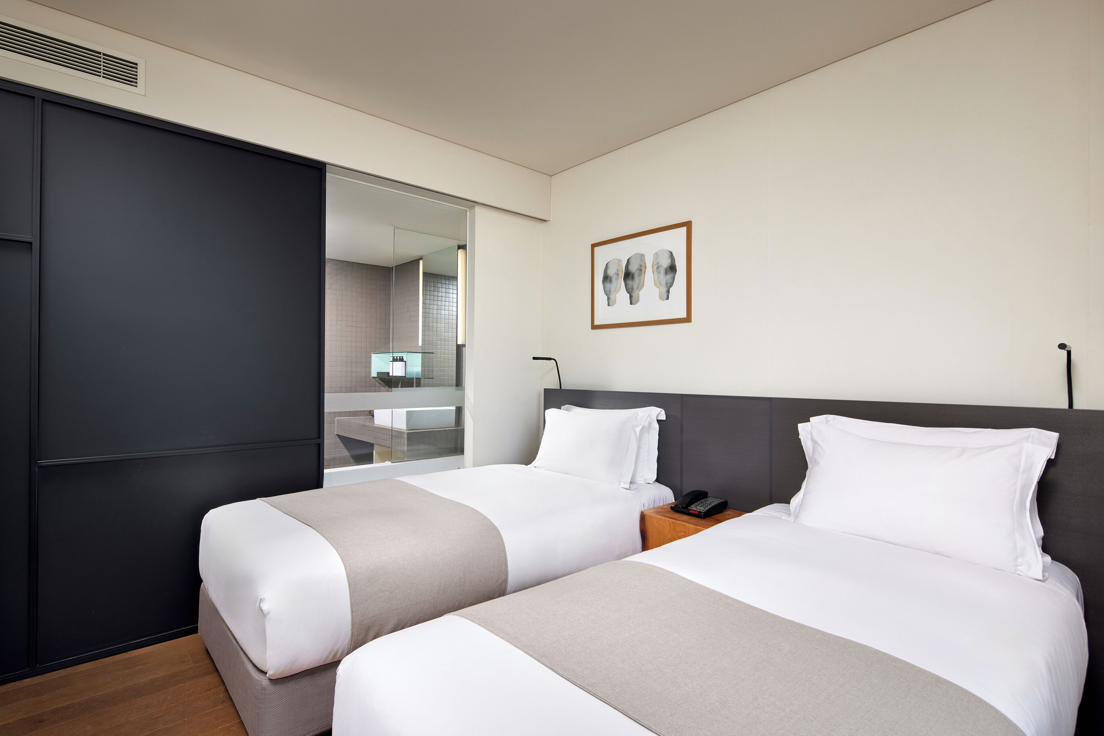 premium bedding, in-room safe, blackout curtains, soundproofing