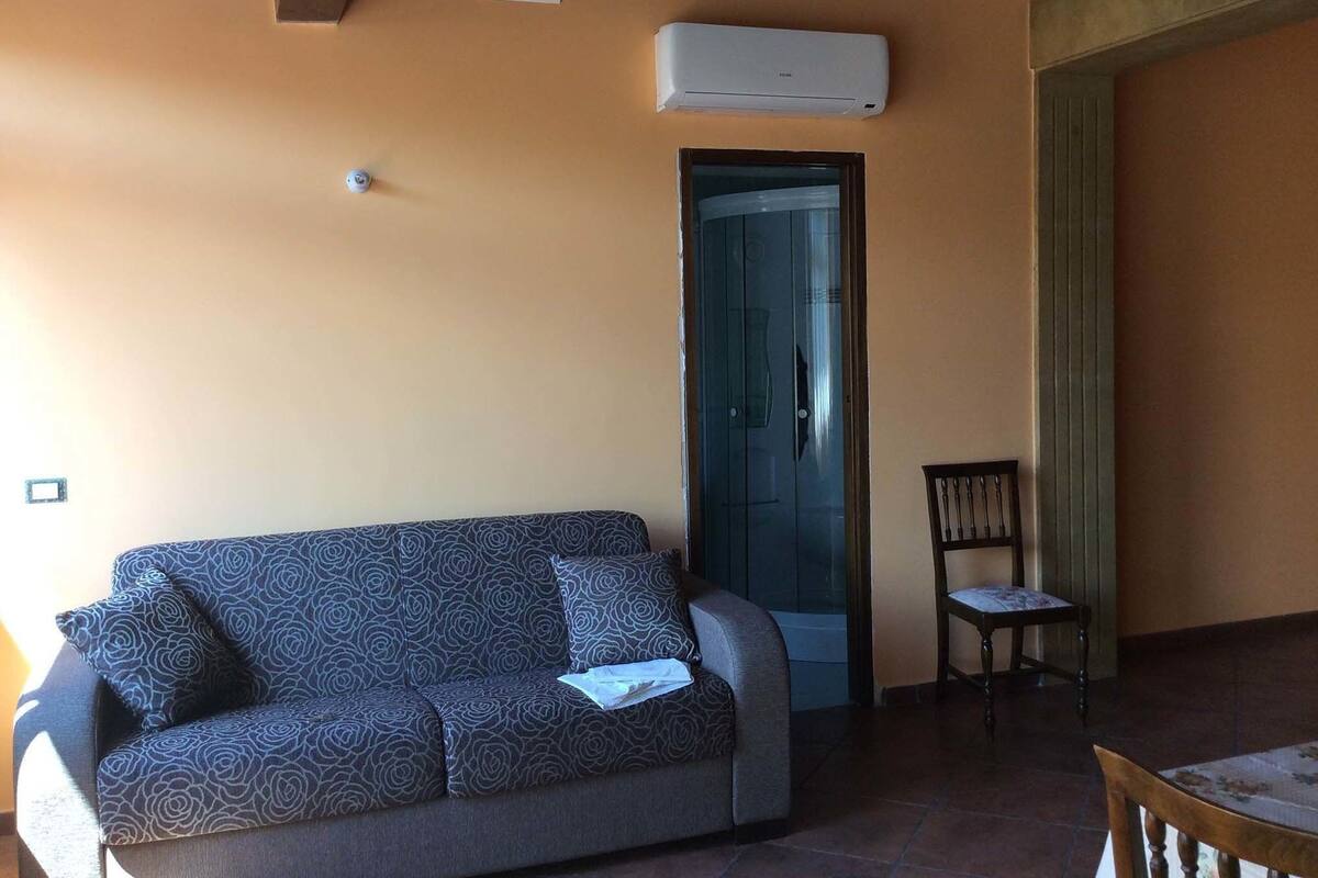 Studio | Living area | Flat-screen TV