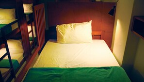 1 Bed in 14 Beds Mixed Dorm  | Free WiFi - Phangan Pearl Hostel (Ko Pha-ngan)
