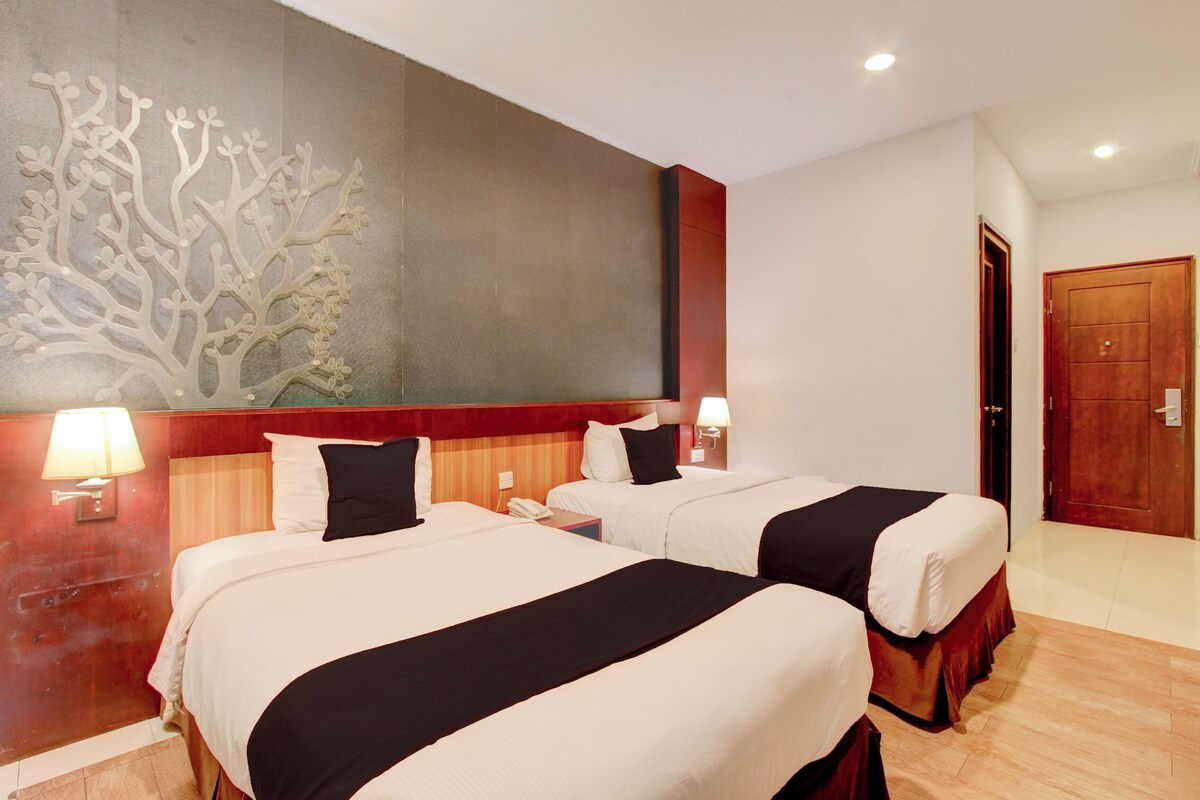 Hypo-allergenic bedding, free WiFi, bed sheets