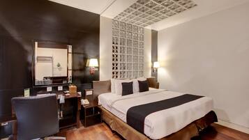 Hypo-allergenic bedding, free WiFi, bed sheets