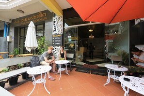 Exterior detail - New iHouse Hotel - Hostel (Vientiane)