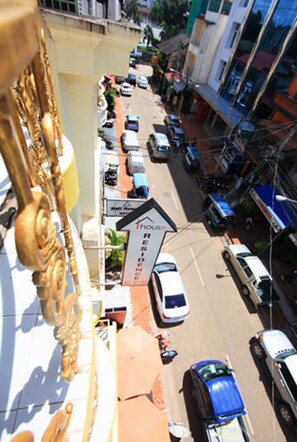 View from property - New iHouse Hotel - Hostel (Vientiane)