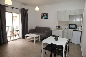 En 32-tommers LCD-TV med Parabol-TV samt TV