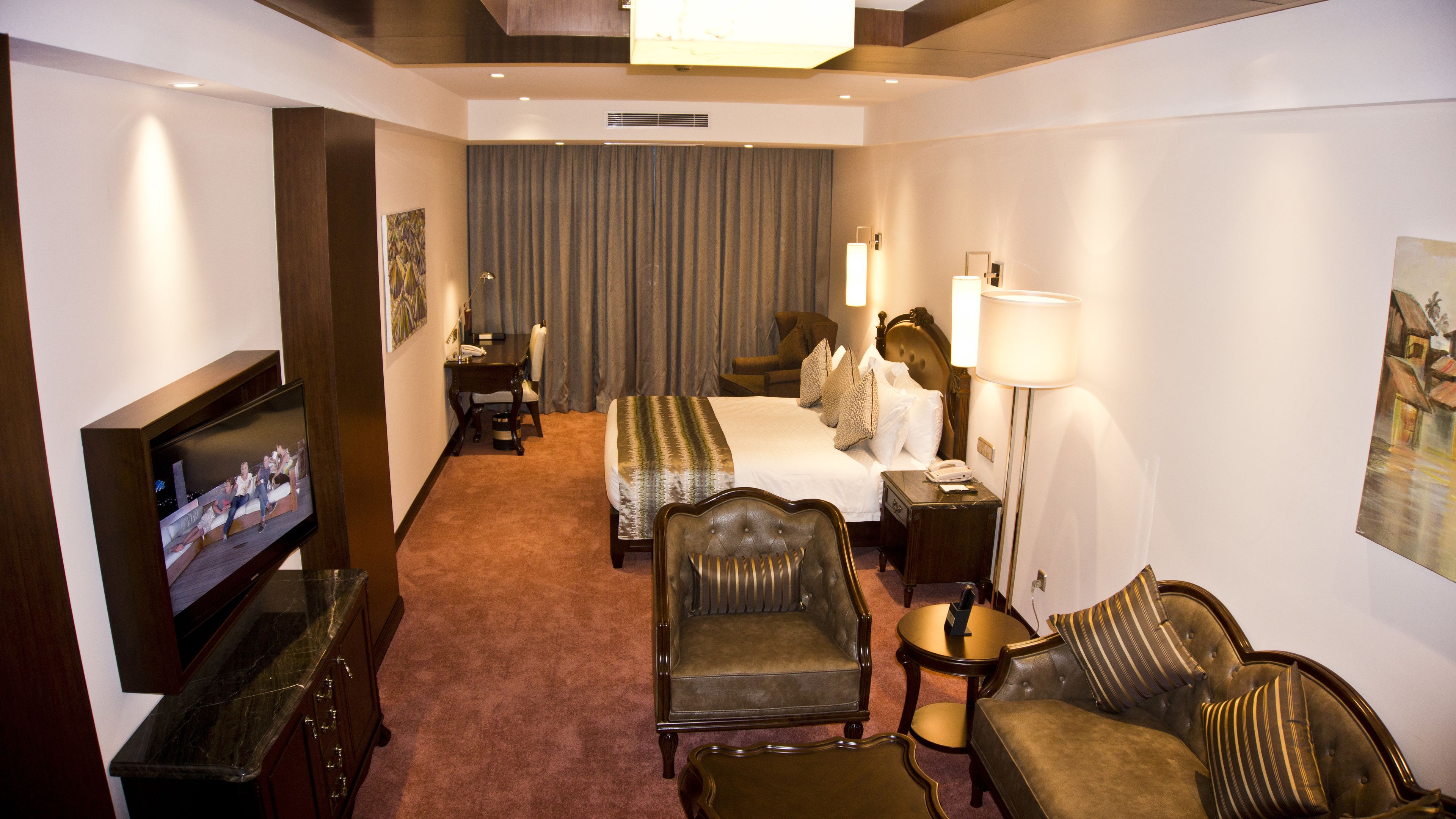 executive room | premium bedding, minibar, in-room safe, desk