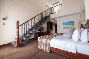 Comfort Duplex | Premium bedding, minibar, in-room safe, desk - Tang Palace Hotel (Accra)