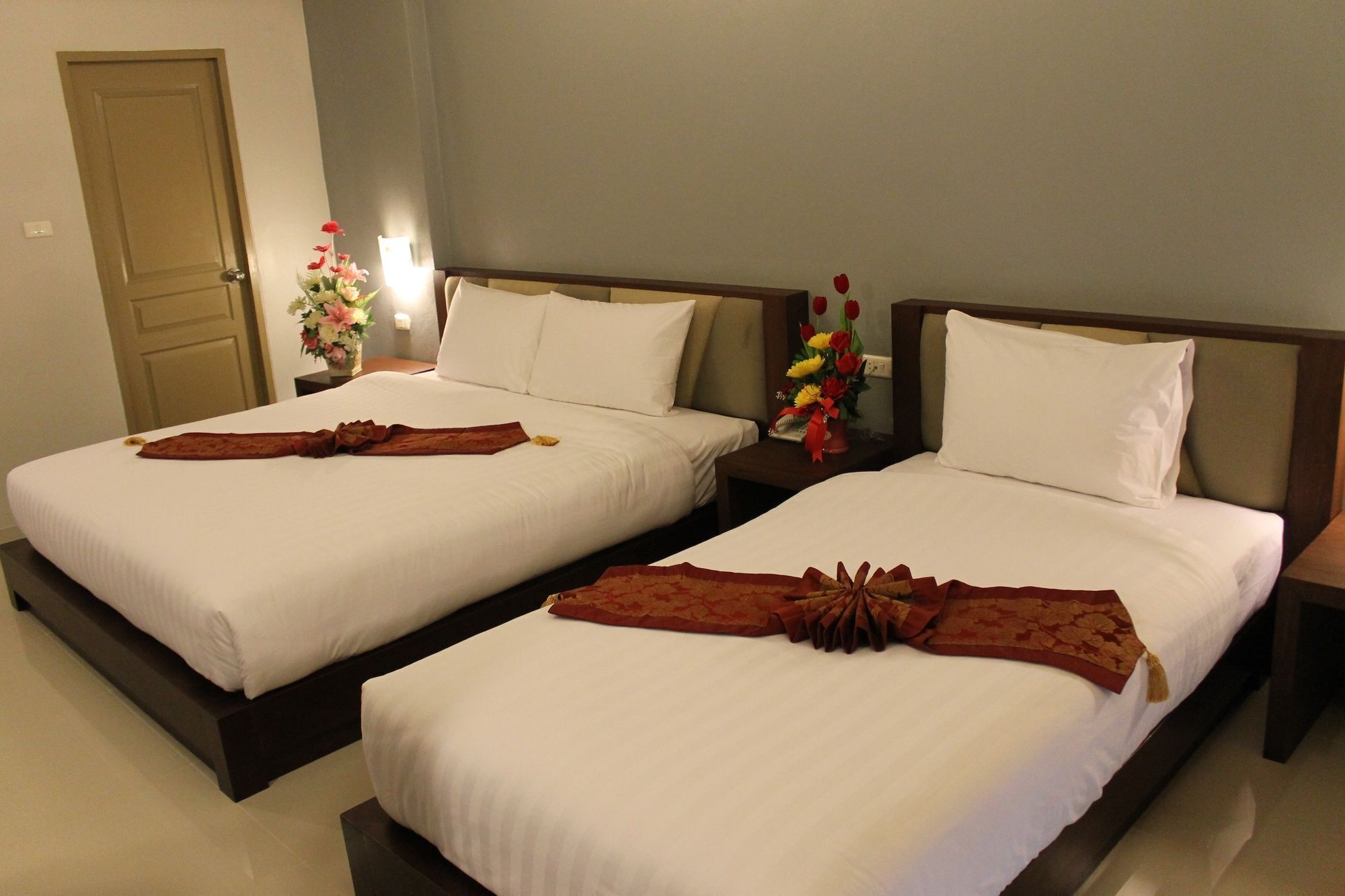 in-room safe, desk, free wifi, bed sheets