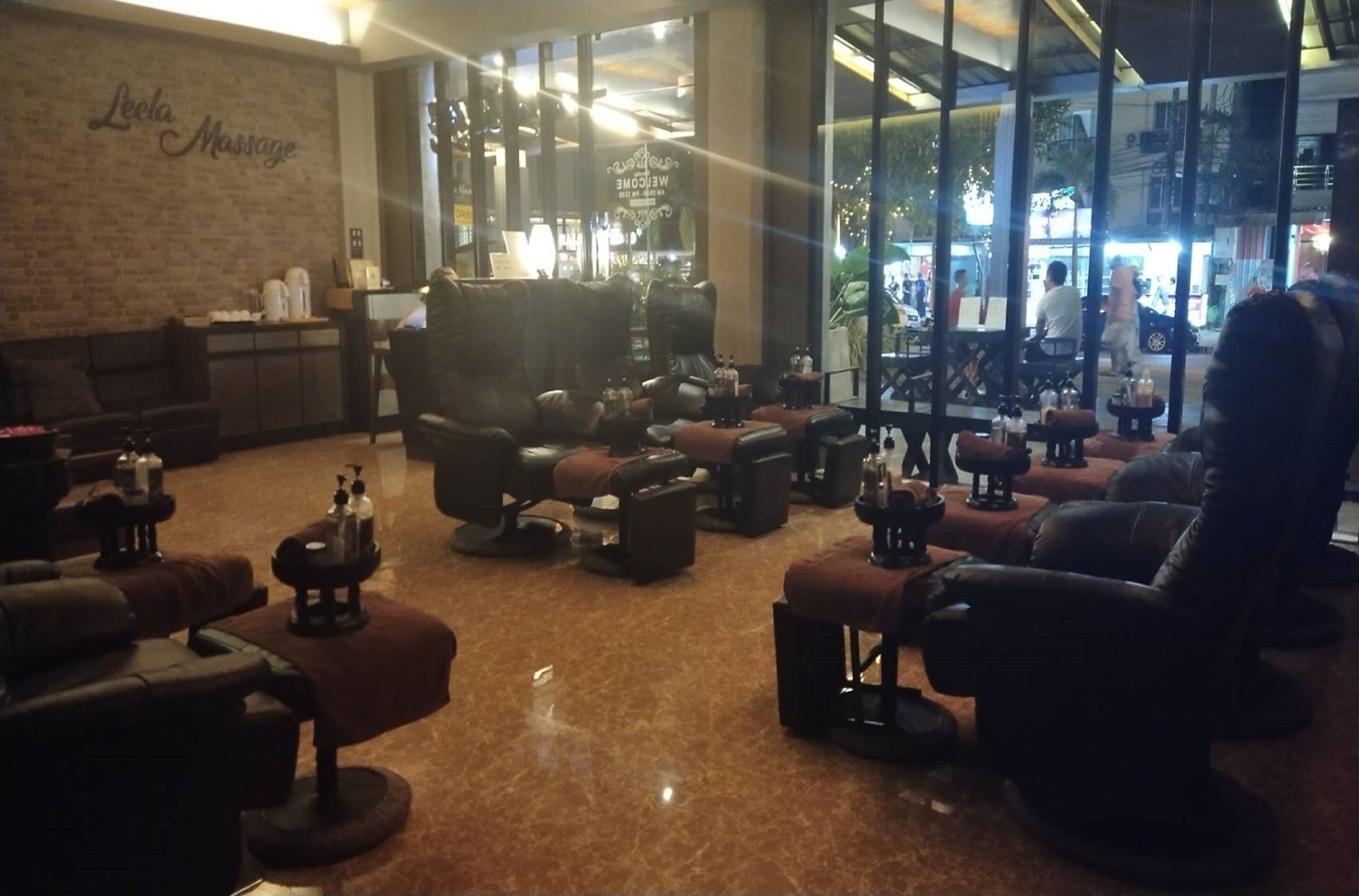 body treatments, aromatherapy, body wraps, body scrubs, reflexology