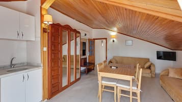 Apartment | Living area | TV