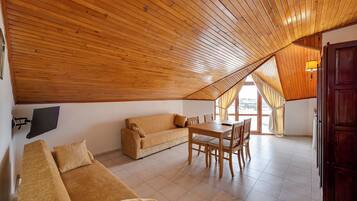 Apartment | Living area | TV