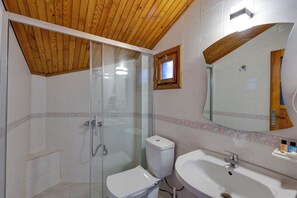 Apartment | Bathroom