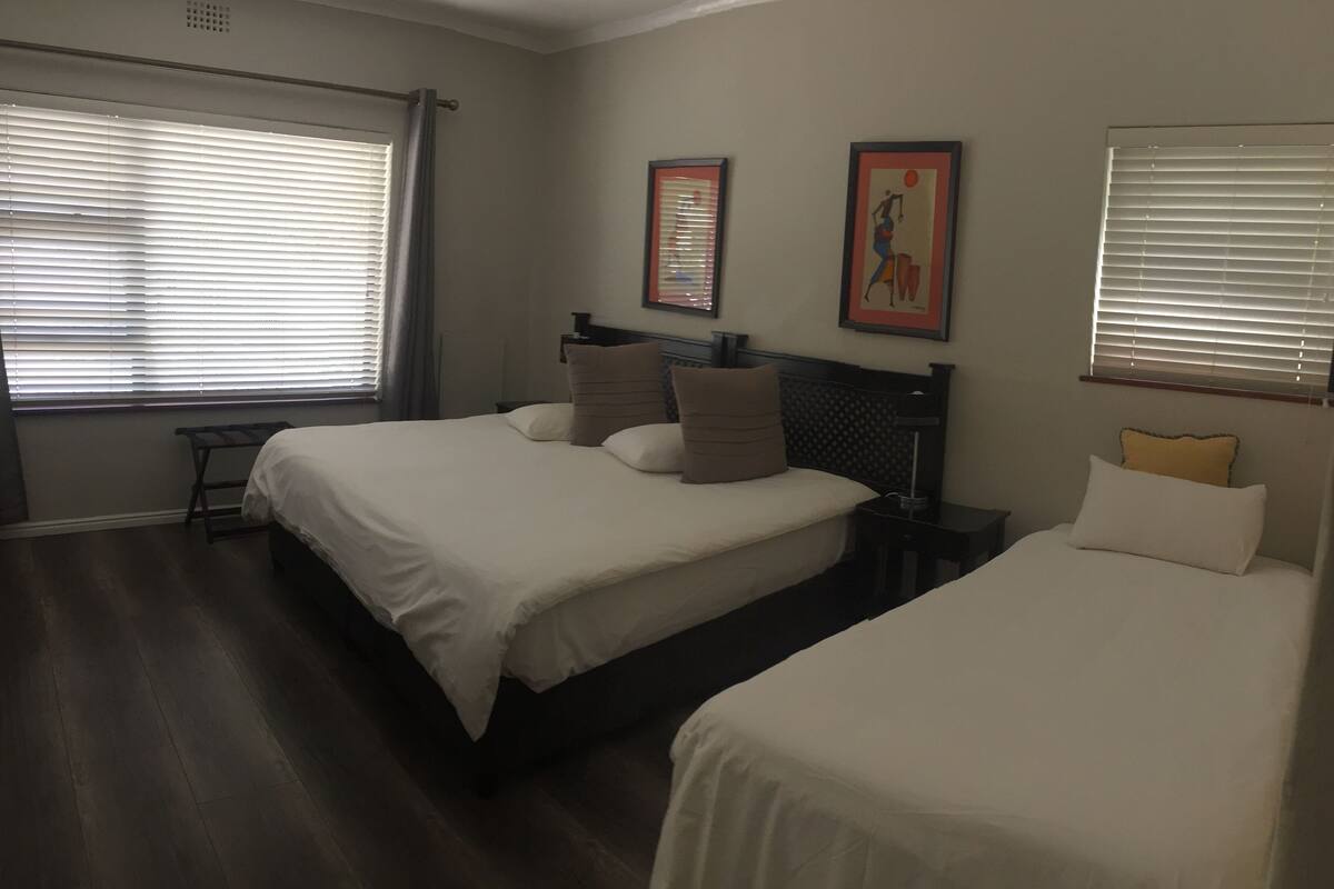 In-room safe, desk, free WiFi