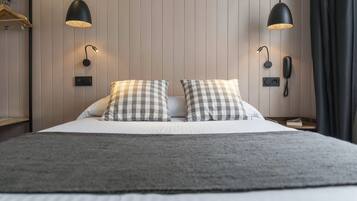 Superior Double Room | Desk, soundproofing, free WiFi, bed sheets