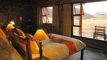 Minibar, in-room safe