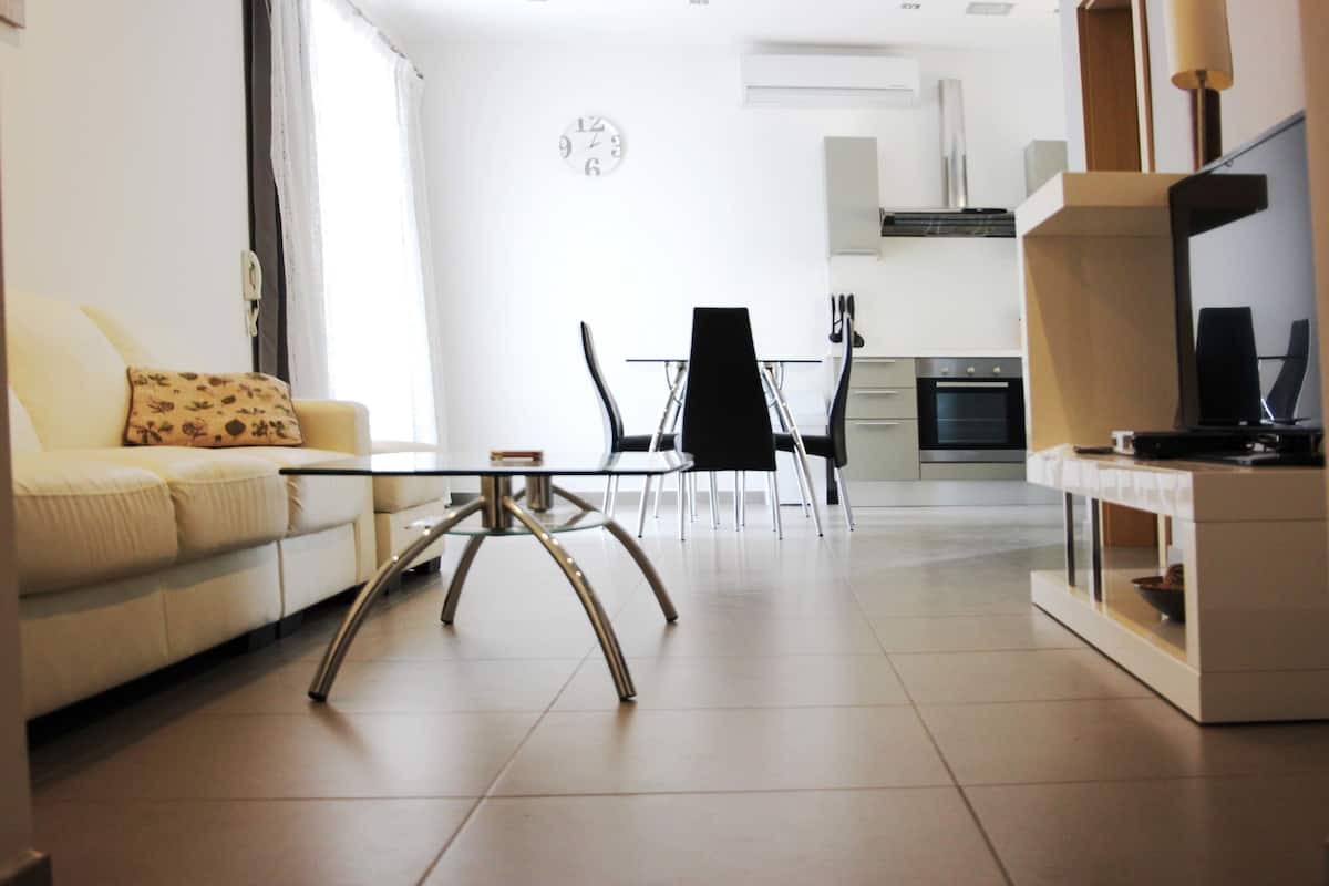Apartment, 2 Bedrooms (Depiro Point, Triq Depiro, Sliema) | Individually decorated, individually furnished, desk, blackout drapes