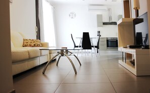 Apartment, 2 Bedrooms (Depiro Point, Triq Depiro, Sliema) | Desk, blackout drapes, individually decorated, individually furnished - Malta Holiday Lets Sliema (Sliema)