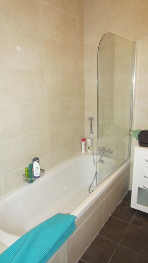 Apartment, 1 Bedroom (Triq D'Argens, Gzira) | Bathroom
