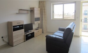 Apartment, 1 Bedroom (Triq D'Argens, Gzira) | Living room | TV