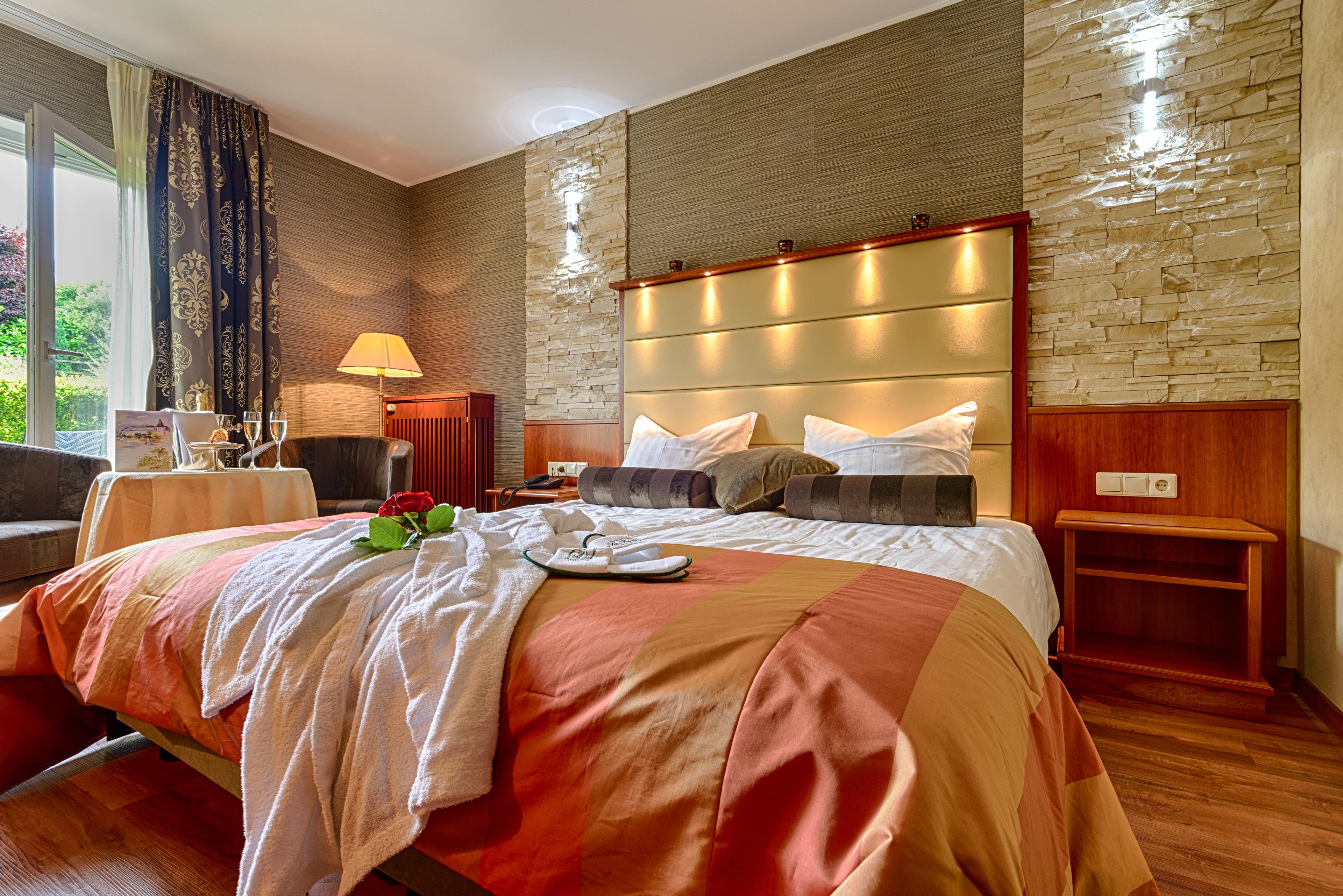 double room, balcony | 1 bedroom, minibar, in-room safe, iron/ironing board