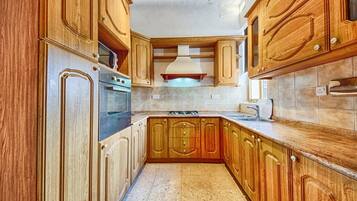 Apartment, 3 Bedrooms (Triq il Punent, Valletta) | Private kitchen