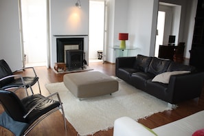 Apartment, 2 Bedrooms (Triq il-Punent, Valletta) | Living area