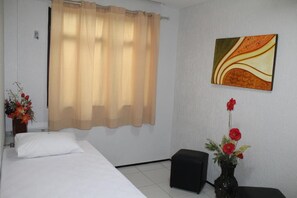 Minibar, escritorio, camas plegables/adicionales y wifi gratis 