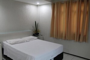 Minibar, escritorio, camas plegables/adicionales y wifi gratis 