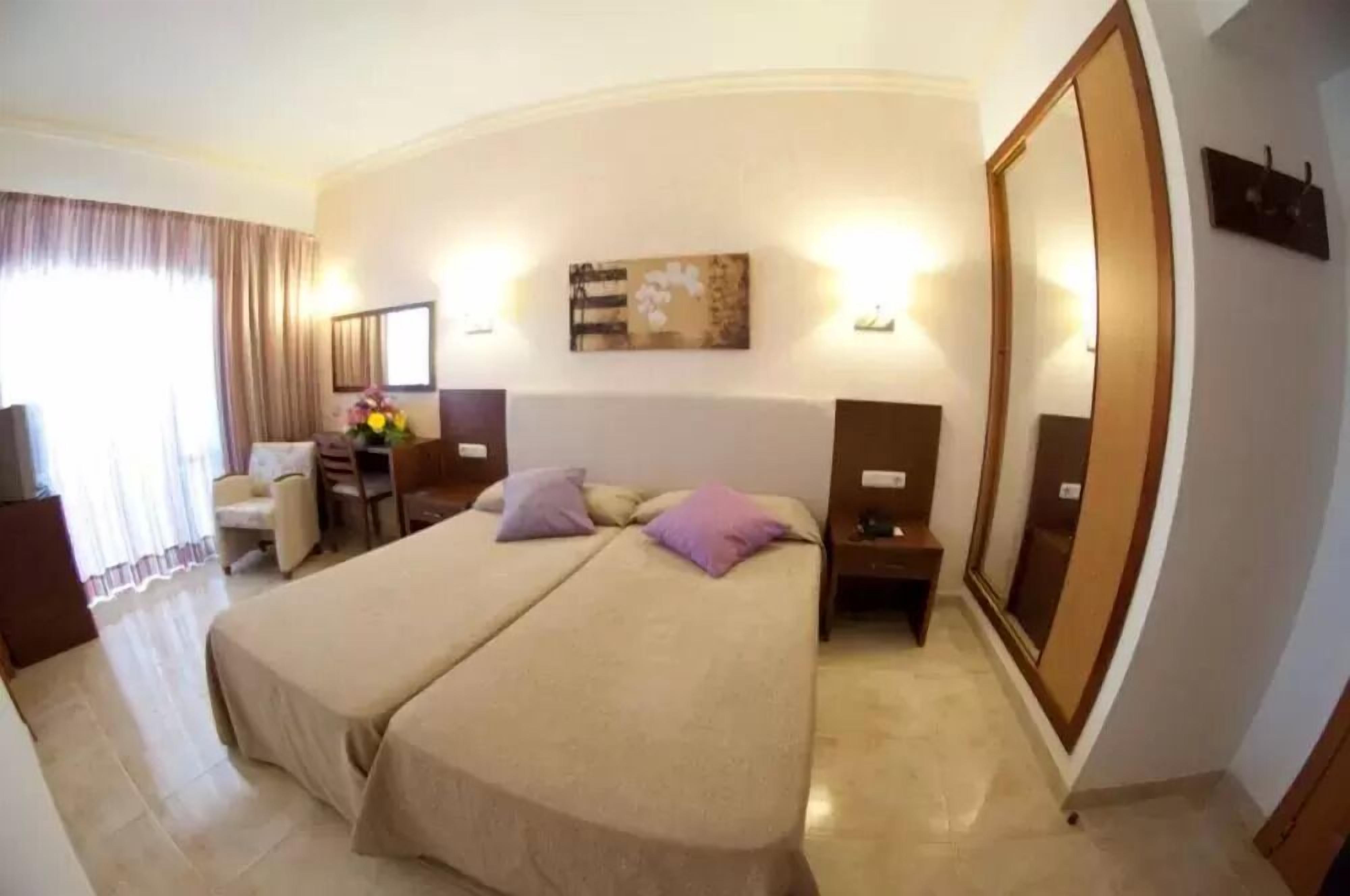 Photo - Hotel Cala Gat