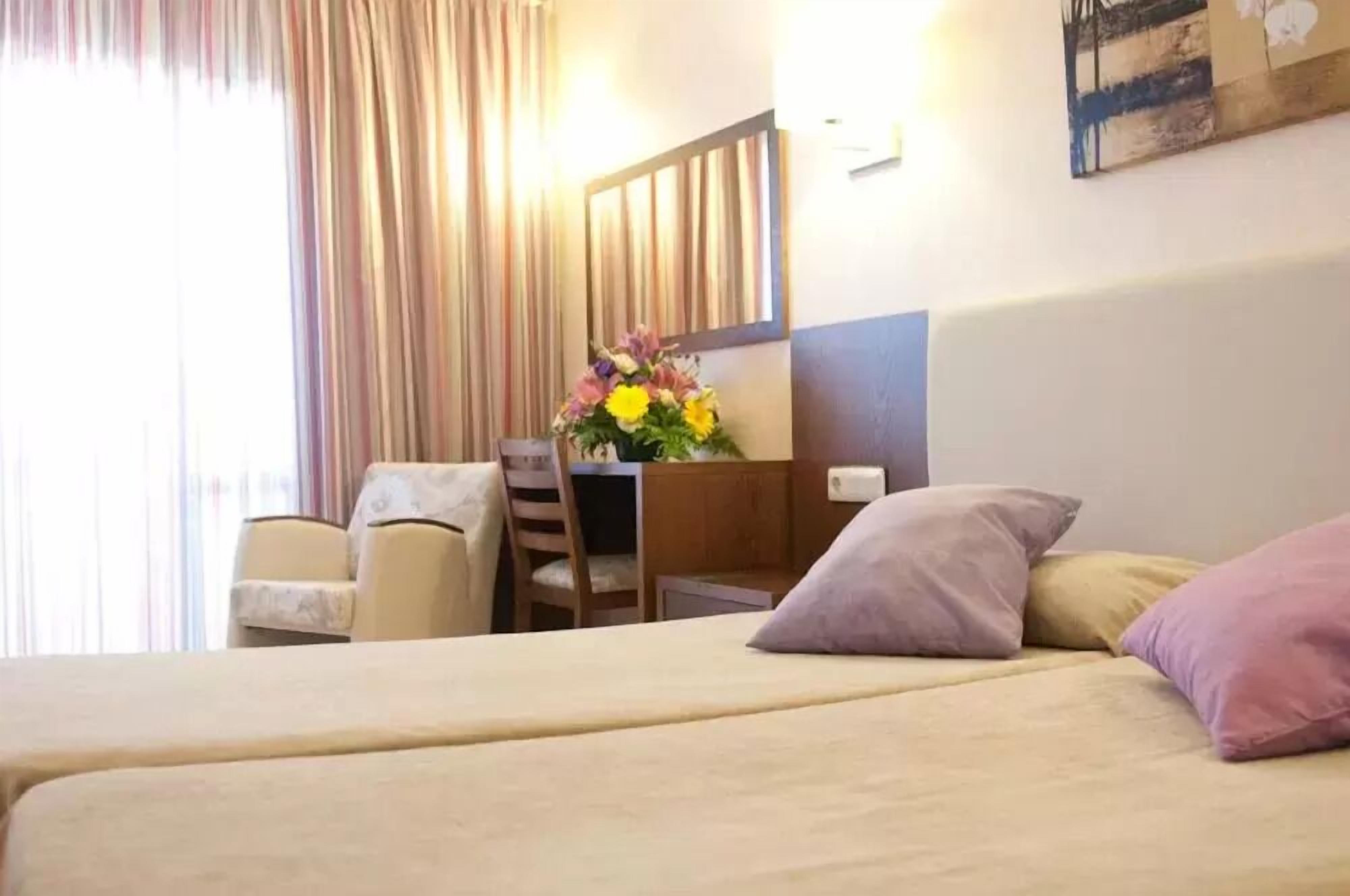 Photo - Hotel Cala Gat