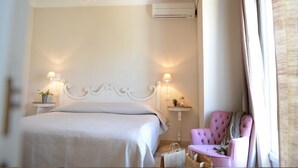 Superior Double or Twin Room | Premium bedding, in-room safe, desk, iron/ironing board (on request) - Hôtel du Soleil & Spa (St.-Rémy-de-Provence)
