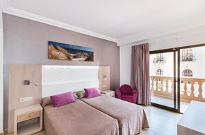 Doppelzimmer, Balkon | Minibar (mit einigen kostenlosen Artikeln), Zimmersafe