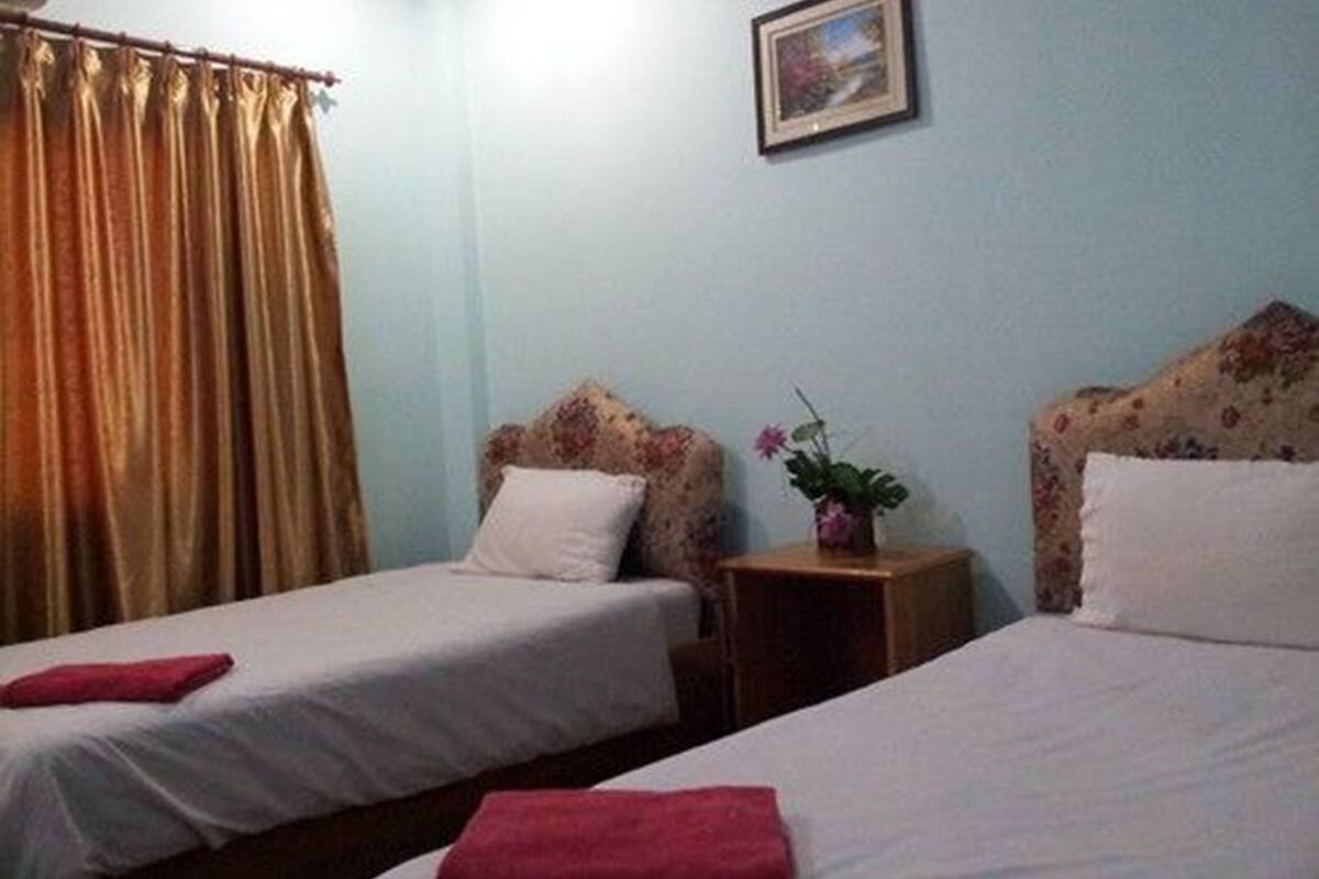 Standaard kamer, 1 twee- of 2 eenpersoonsbedden | Een bureau, extra bedden (toeslag), gratis wifi